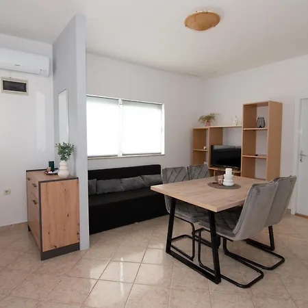 Ferienhaus Tcono *